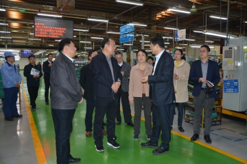 Zhou Xi'an, Vice Governor of Anhui Province and his fellows paid a visit to ARN Group to investigate into foreign investment